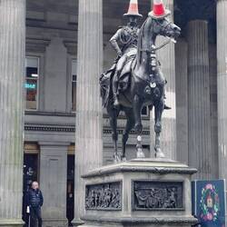 Reiterstatue des Duke of Wellington vor der Gallery of Modern Art