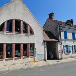 Right next door to the most traditional French village maison