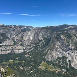 Overhanging rock at Glacier Point lookout