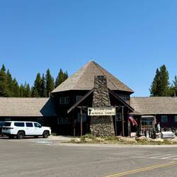 Im Yellowstone Nationslpark ist wirklich alles nur für Touristen ausgelegt und dadurch teuer.