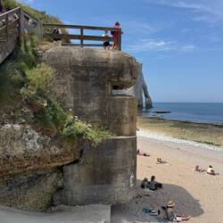 Hier am Strand sieht man die ersten Bunker aus dem 2.Weltkrieg