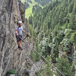 Die zweite Brücke ist ein wenig wackeliger als die erste
