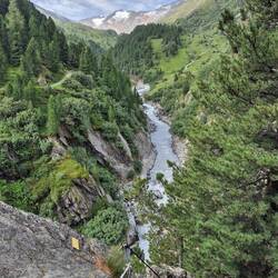 Die Aussicht vom Klettersteig zum Fluss runter sind immer spektakulär