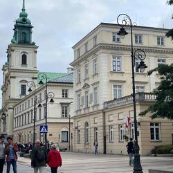 Heilig-Kreuz-Kirche mit Grab von Chopin