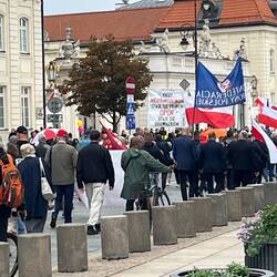Demo in der Altstadt gegen Kriegsverbrechen der Ukraine im 2. Weltkrieg, wie schon in Krakau