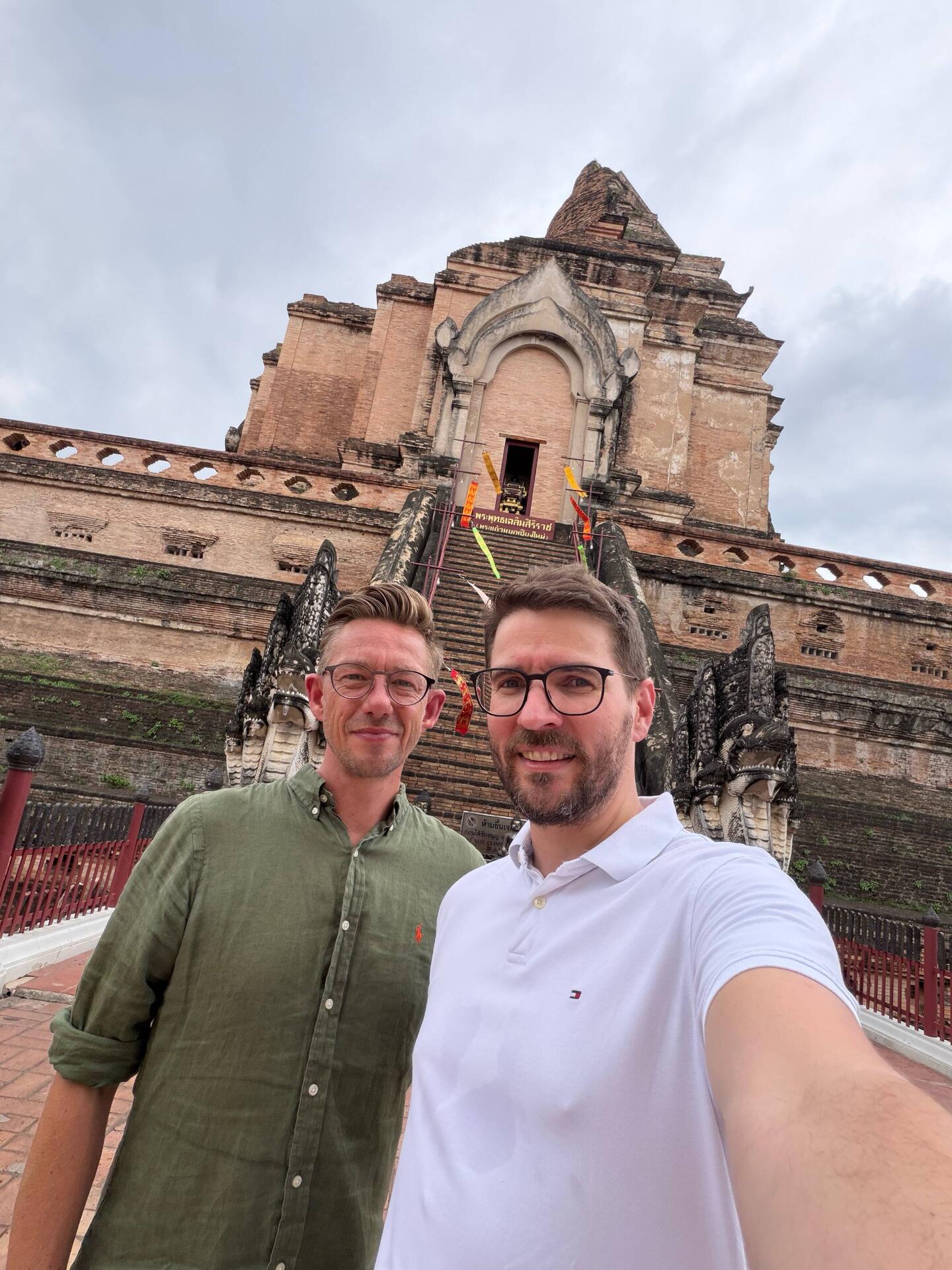 🏯 Einst über 80 m hoch – heute noch rund 60 m.