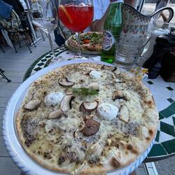 Nicht Bio, aber auch lecker: Trüffelpizza, vegan