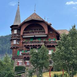 Knusperhaus am Berg
