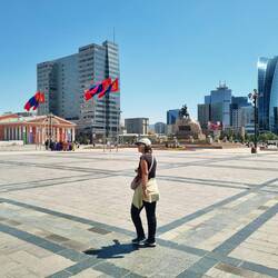 Sükhbaatar-Platz, diesmal bei Sonnenschein!