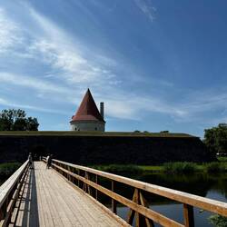 Eine der Brücken zur Burg