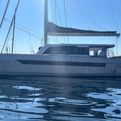 Waterline before: notice the hole at the bow over the surface.
