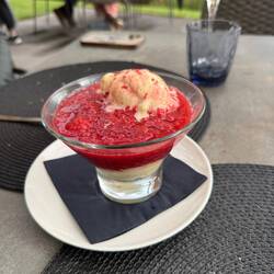 Vanilla gelato with hot raspberries. The German menu listing was "Heise Liebe!"