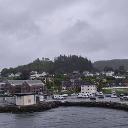 Einfahrt in den Hafen von Florø