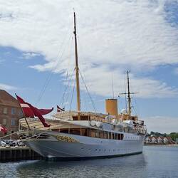 Das gesamte Schiff ...