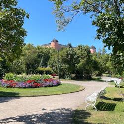 im Stadstrådsgården mit Blick auf das Schloss