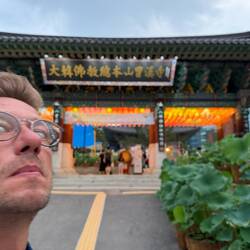 Tempel? Here we go again 🏛️🌸