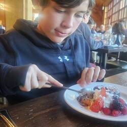 DJ enjoying dessert