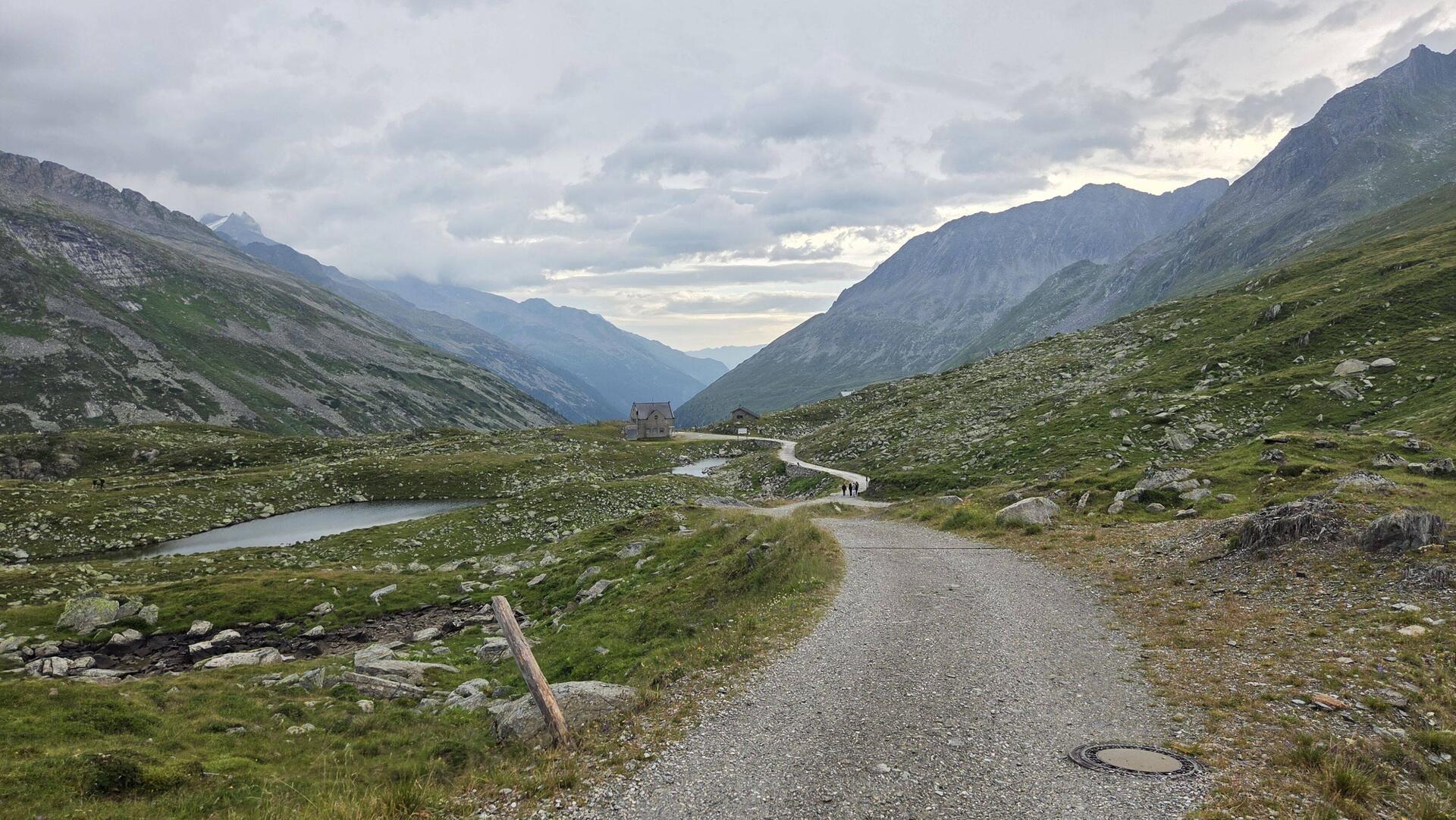 In der Früh gings direkt am Pfitscherjochhaus über die Grenze nach Österreich