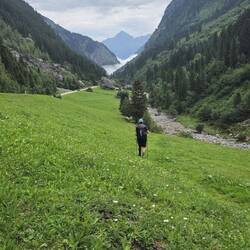 Immer weiter ins Tal