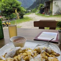 ... zum Kaiserschmarrn. Vom Rating leider eher am unteren Ende