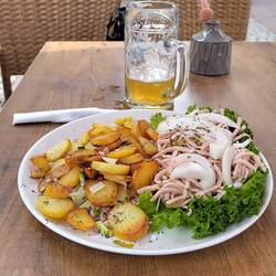 Pfälzer Wurstsalat mit Bratkartoffeln