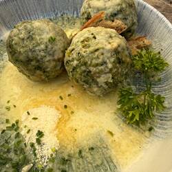 Spinach and cheese dumplings