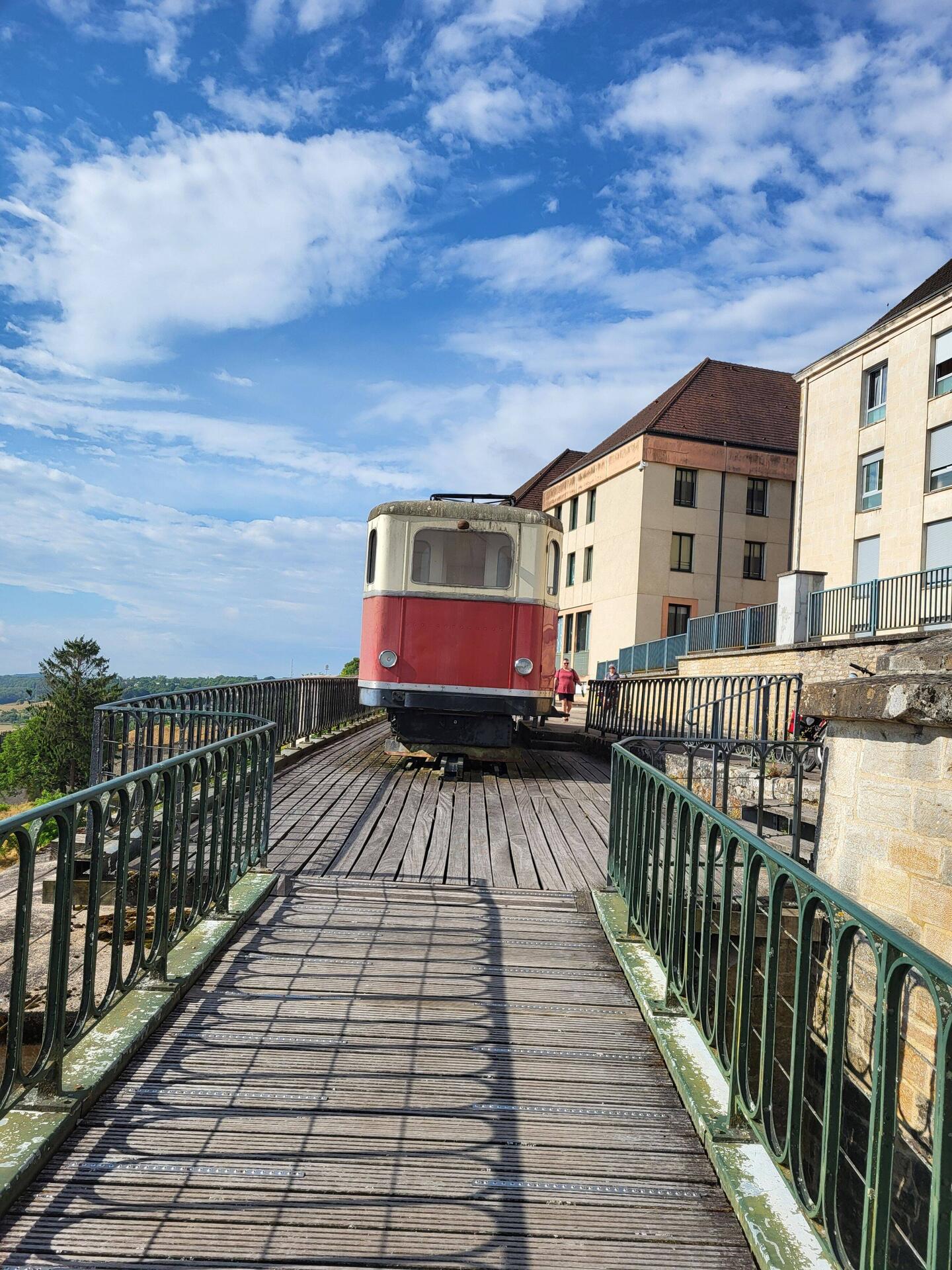 Die Zahnradbahn von Langres.