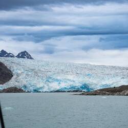 Approaching the Kangaamiut Sermiat glacier. Here still 1.5 miles away.