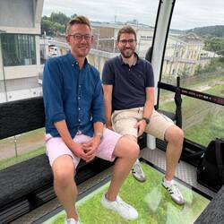 Mit der Gondel dann über Reisfelder in die DMZ. Wie ein Park und doch so ernst.