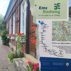 schön geschmückte Fassaden