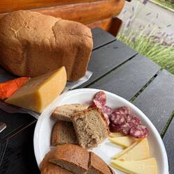 Sie hat uns Brot gebacken