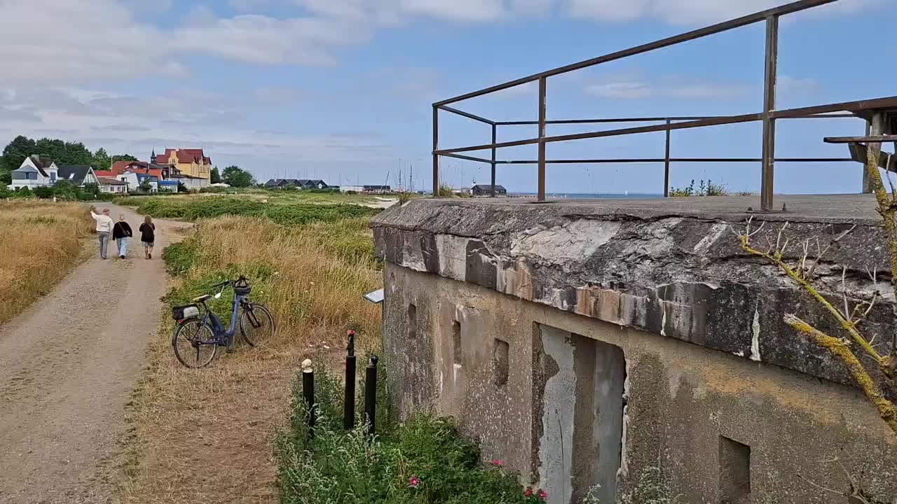 Rundgang an, in, auf der Batterie
