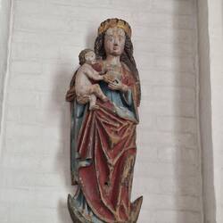 Mondsichelmadonna (Spätgotik, vermutlich ältester Altar, es war eine Marienkirche)