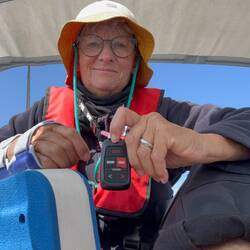 Steuerfrau mit Autopilot