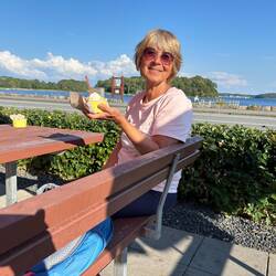 Ein Eis essen an der schönen Radstrecke entlang der Flensburger Förde