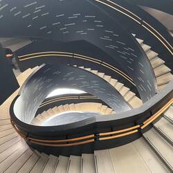 Die Treppe ins Glück auf 3 Etagen
