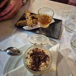 Tiramisu e vin santo
