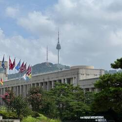 War Memorial und Seoul Tower