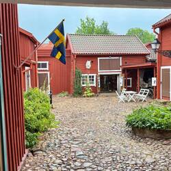 Fornminnesgården - ein kleines, liebevoll angelegtes Freilichtmuseum.