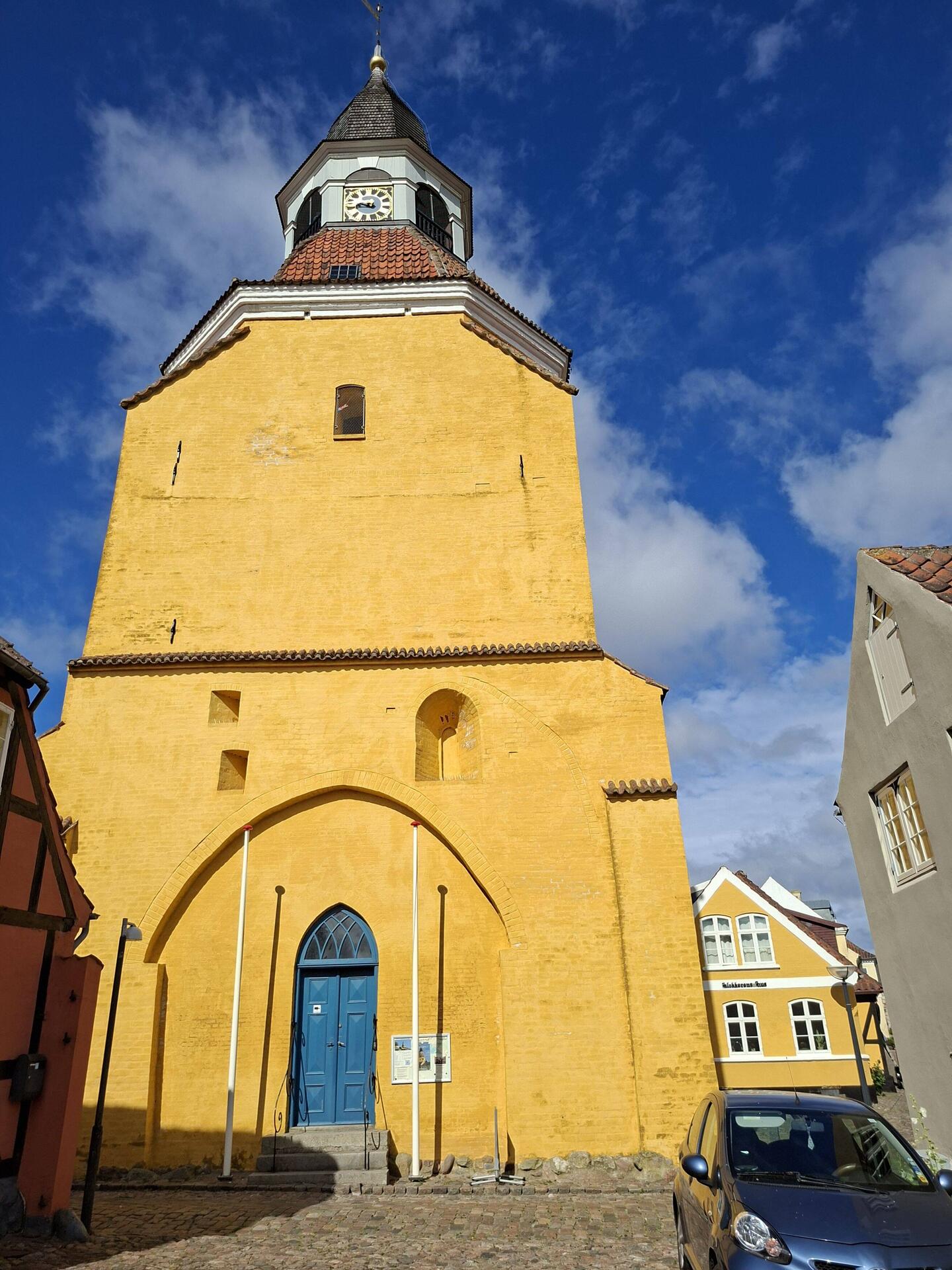 Zum Turm gehörte eine Kirche St. Nikolai, die abgerissen wurde ...
