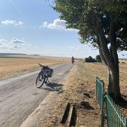 Auf dem Weg zu einer schönen Gedenkstätte.