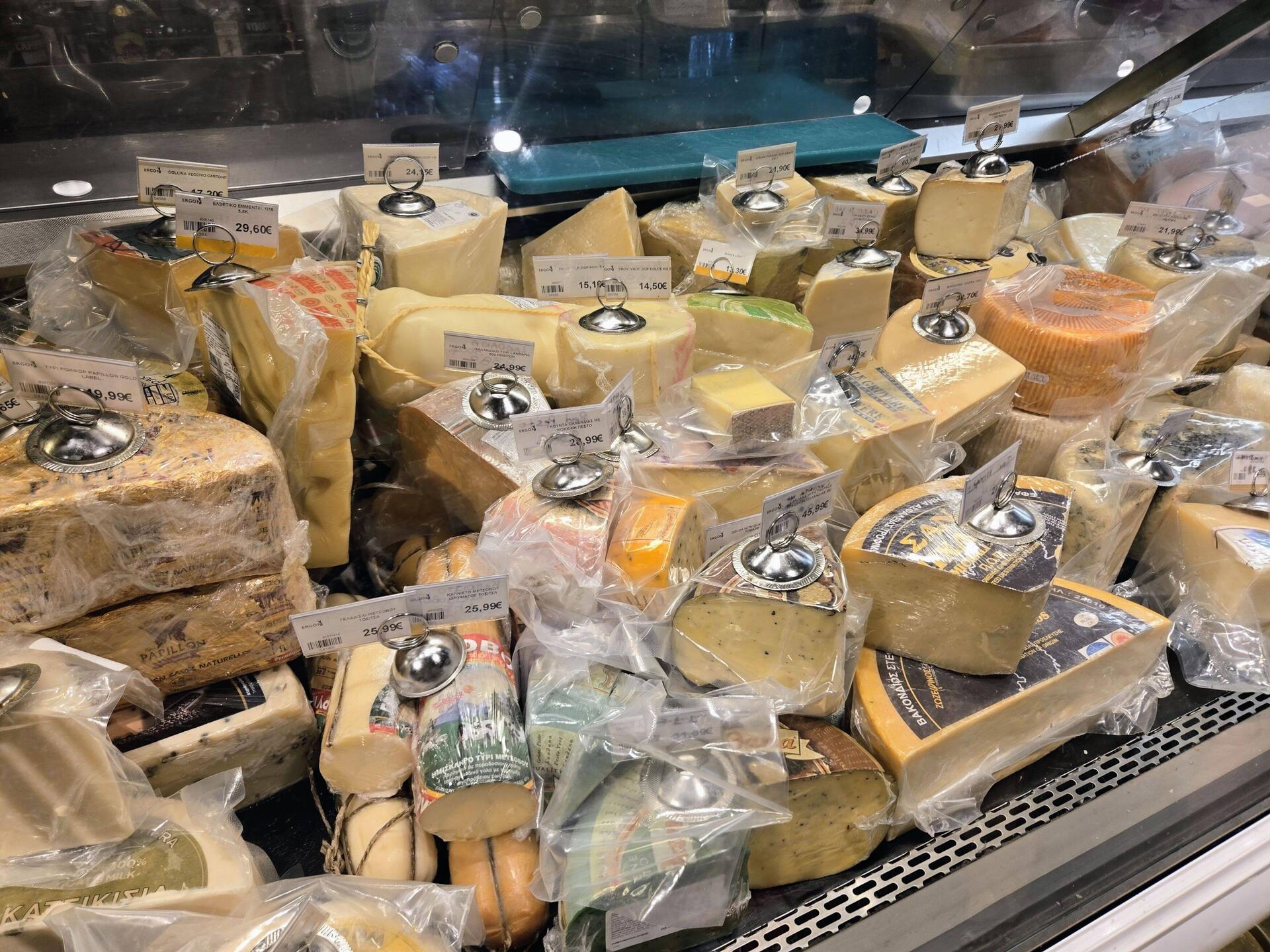 The cheese and deli meats here were amazing
