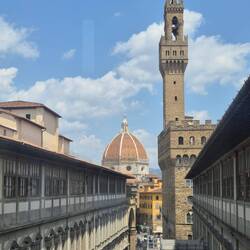 Blick aus den Uffizien zum Rathaus