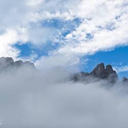 Patches of blue sky prove to be a good omen — Colfosco, Italy.