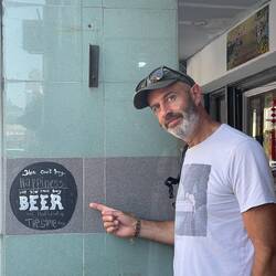 🍻 + 👨‍🦲 = 😃