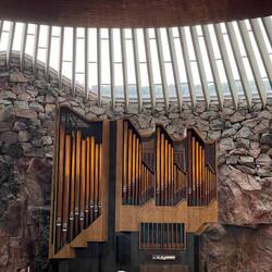 Orgel 1975 von Veikko Virtanen gebaut mit 43 Registern auf 4 Manualen