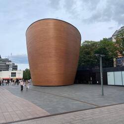 Kamppi- Kapelle, 11,5 m hoch aus Fichte, Erle und Esche gemacht.