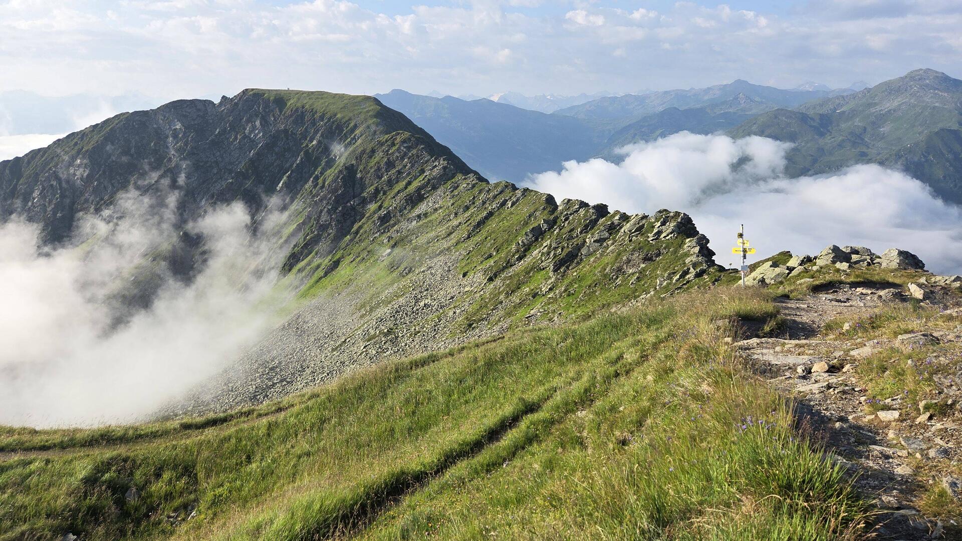 Blick Richtung Kuhmesser Gipfel (ging rechts am Grat lang)