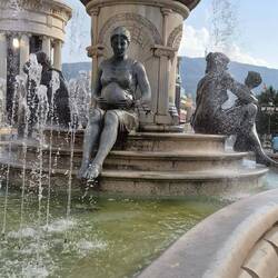 Olympia- Brunnen (Mutter von Alexander)