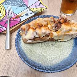 Pulpo n cheese toastie 😋
